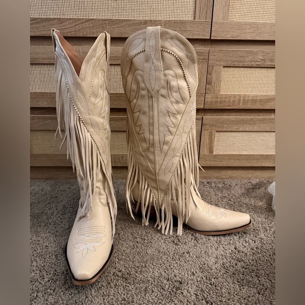 Fringe Western Knee-High Boots in Cream - Women's Fashion Cowboy Boots